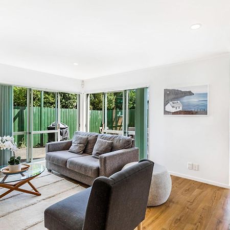 Private And Sunny 3-Bedroom Home With Parking Auckland Exteriér fotografie
