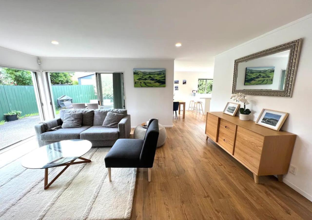 Private And Sunny 3-Bedroom Home With Parking Auckland Exteriér fotografie