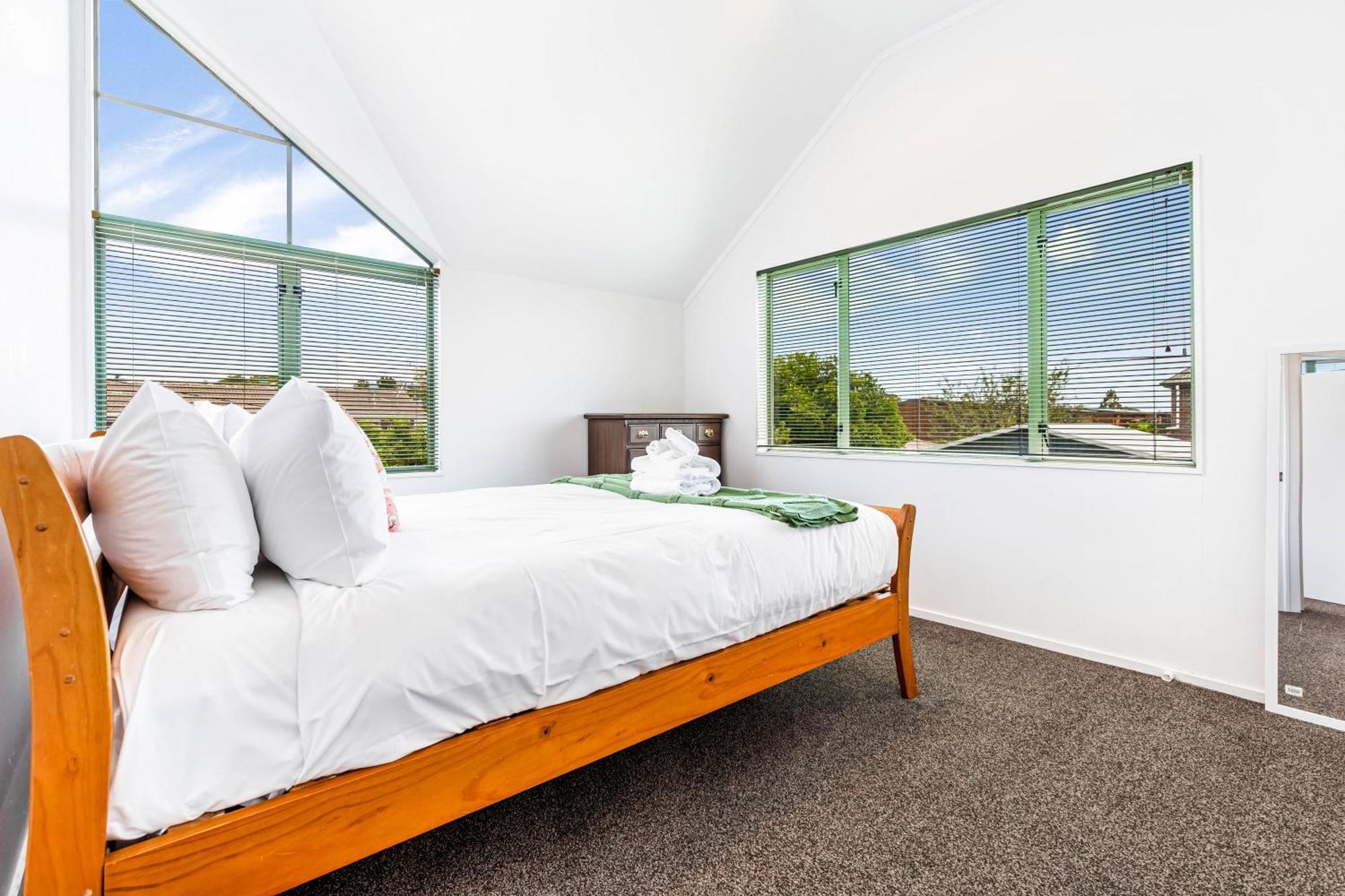 Private And Sunny 3-Bedroom Home With Parking Auckland Exteriér fotografie